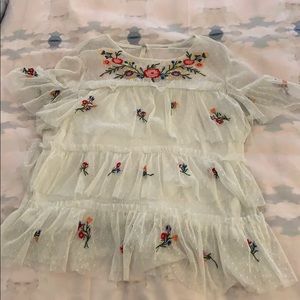 gorgeous zara floral blouse